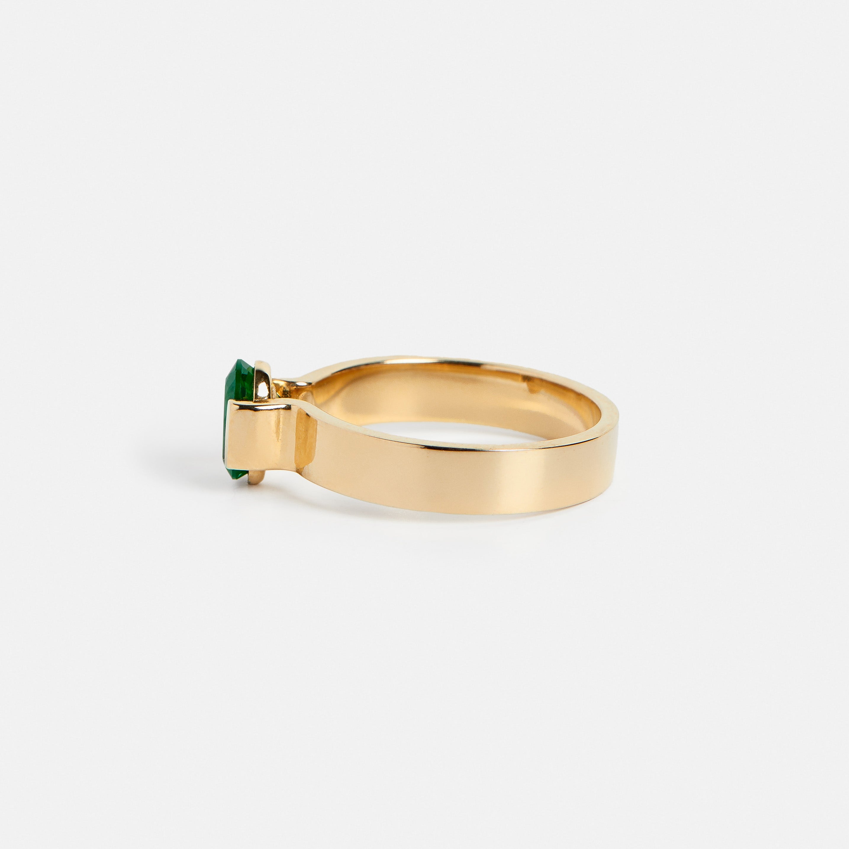 Silva Alternative Ring in 14k Gold set with a 1ct oval cut sapphire By SHW Fine Jewelry NYC