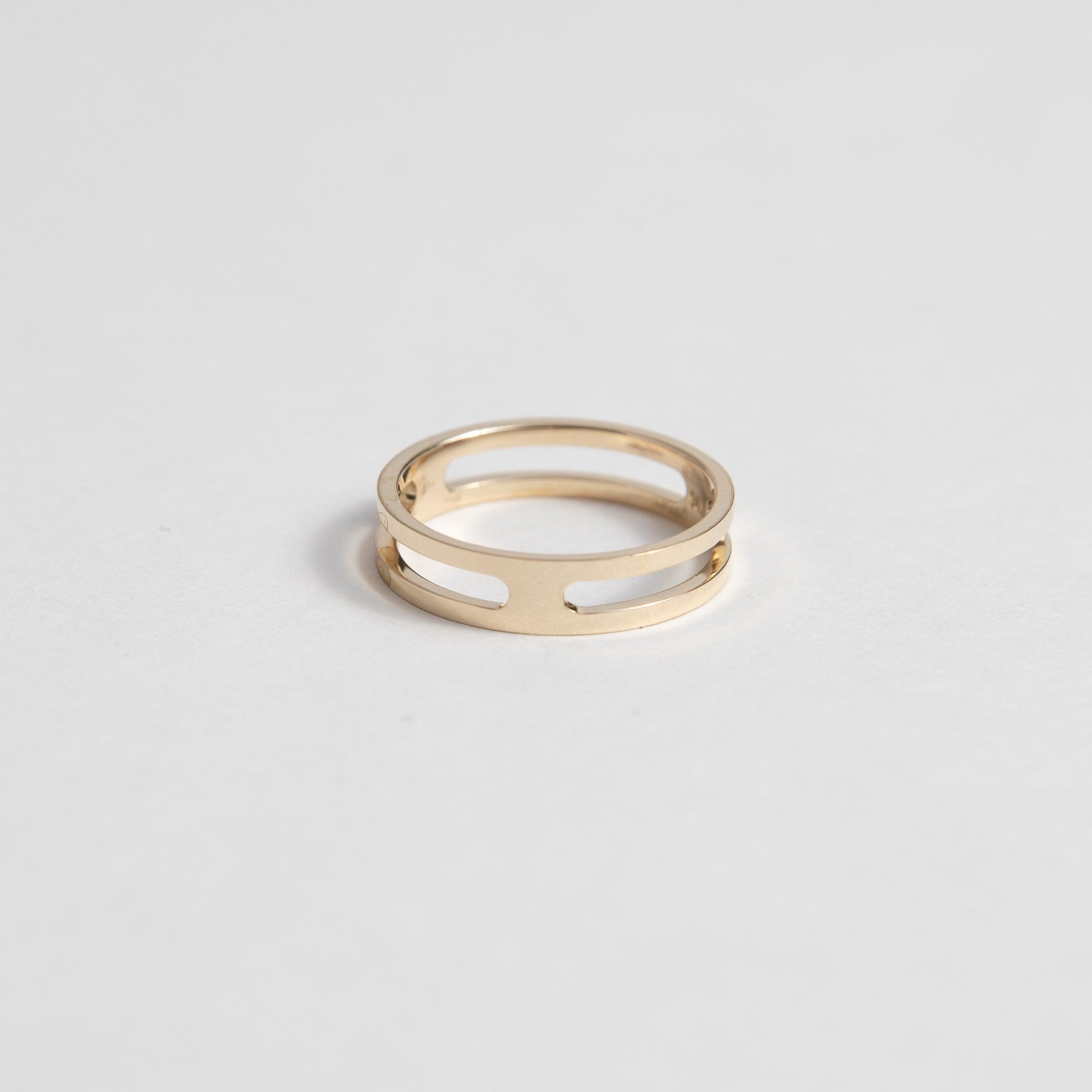 14k yellow gold ring with smooth minimal profile